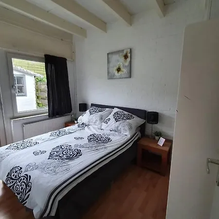 Bungalow Nabij Oosterduinse Meer En Strand Ferienhaus *